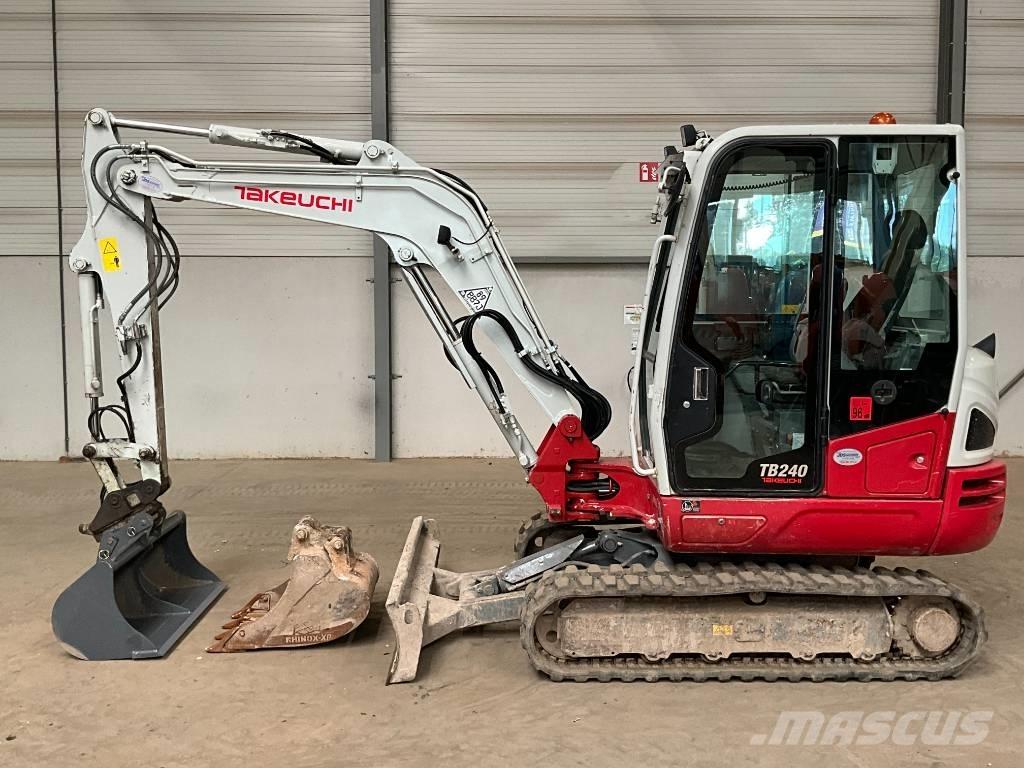Takeuchi TB 240 Miniescavatori