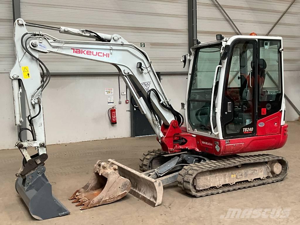 Takeuchi TB 240 Miniescavatori
