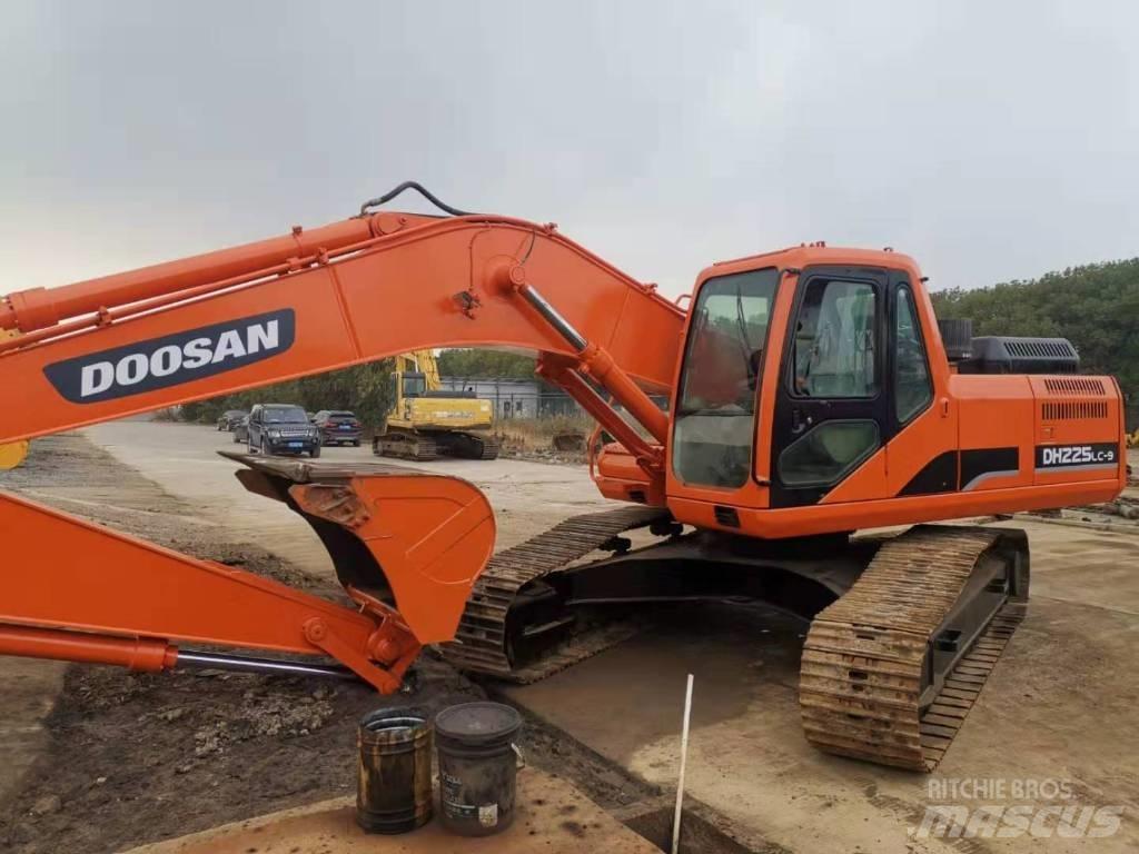 Doosan DH225LC-9 Escavatori cingolati