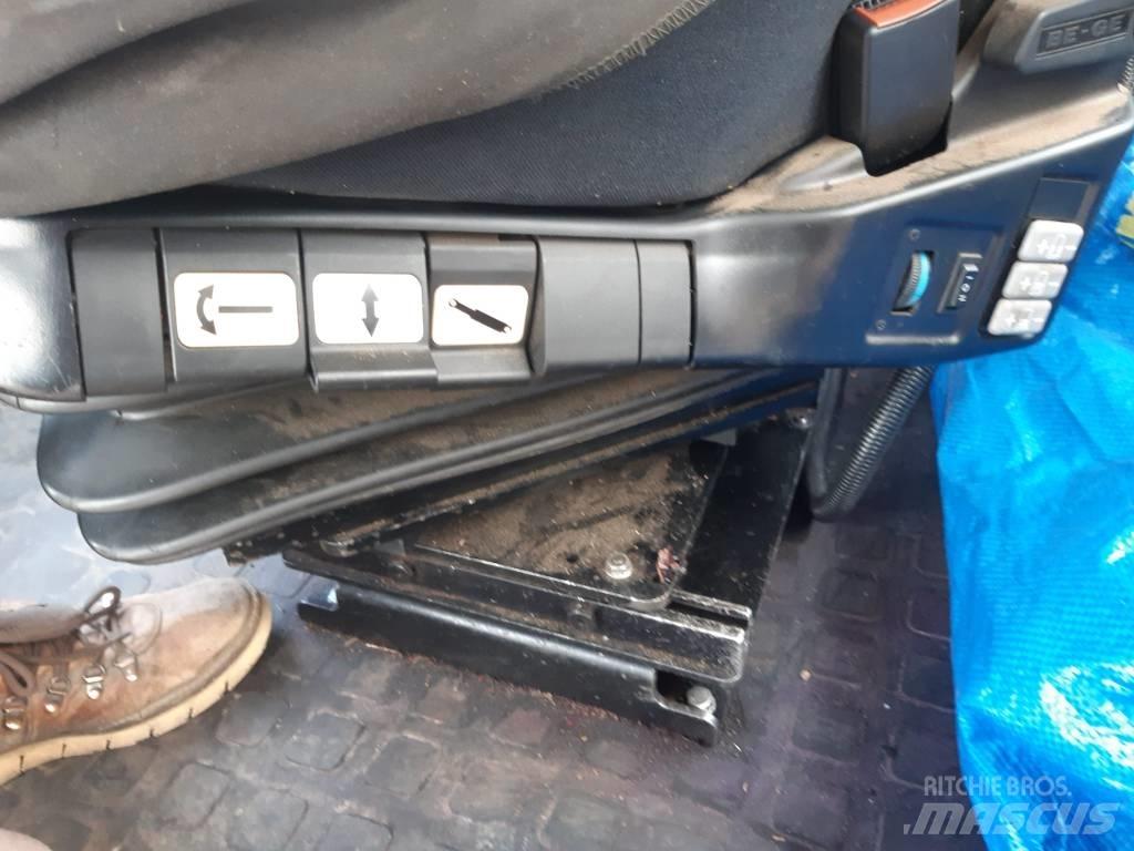 Komatsu 931.2 Abbattitrici, Disboscatrici