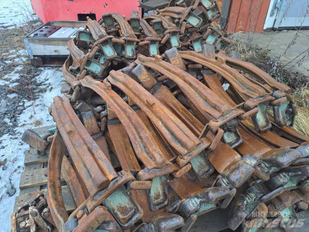 Komatsu 901 XC Abbattitrici, Disboscatrici