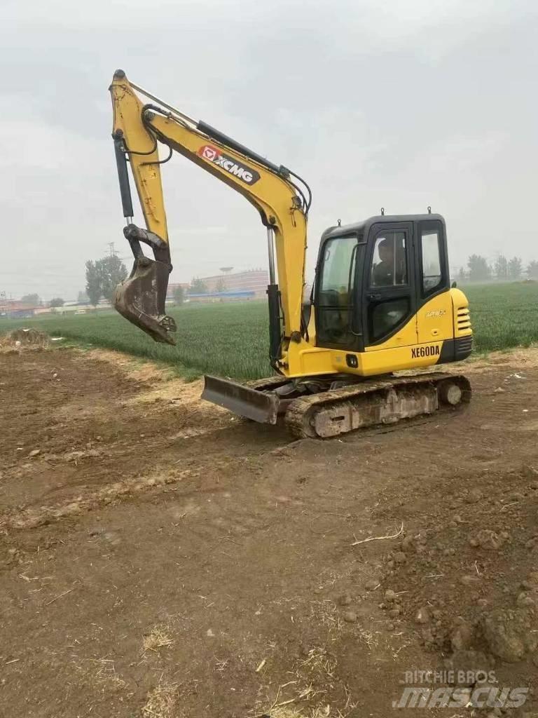 XCMG XE 60 DA Miniescavatori