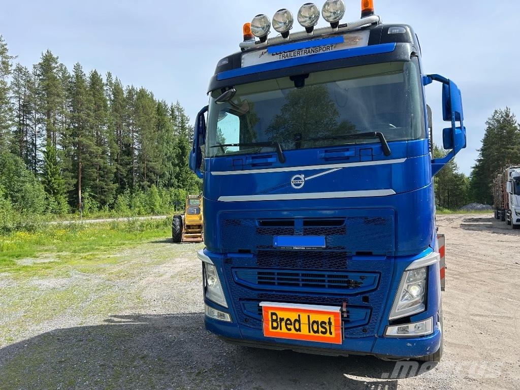 Volvo FH 500 Camion per il trasporto di macchine forestali