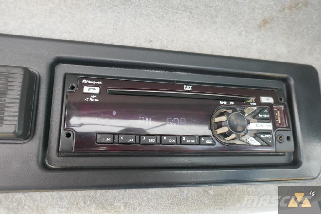 CAT 980M Pale gommate