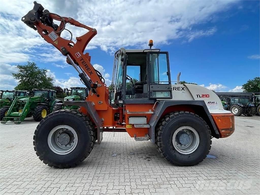 Terex TL210 Pale gommate