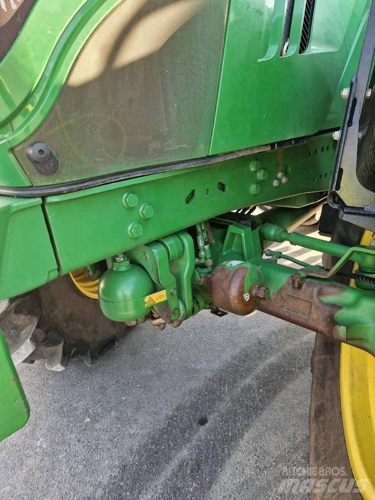 John Deere 6215 R Trattori