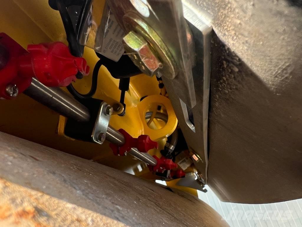 Bomag BW100 AD-5 Rulli a doppio tamburo