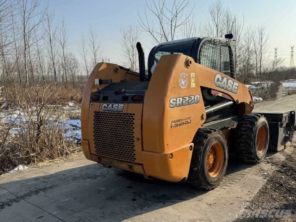 CASE SR220 Mini Pale Gommate