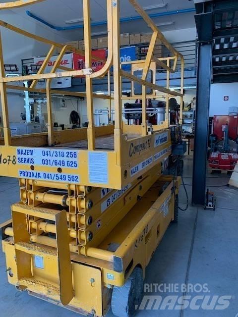 Haulotte Compact 12 Piattaforme a pantografo