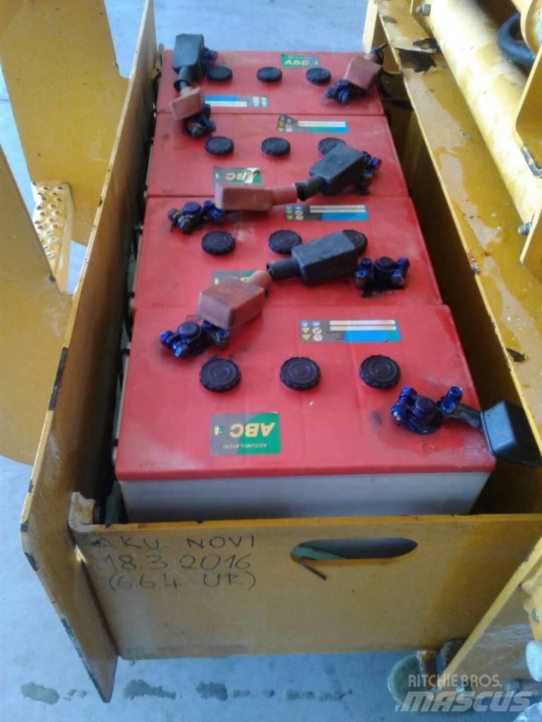Haulotte Compact 12 Piattaforme a pantografo