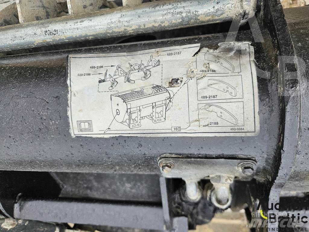 CAT 242 D 3 Mini Pale Gommate