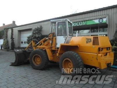 JCB 420 Pale gommate
