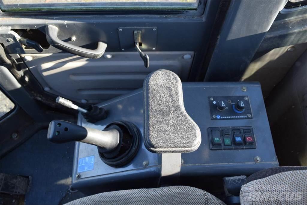SDLG LG 918 Pale gommate