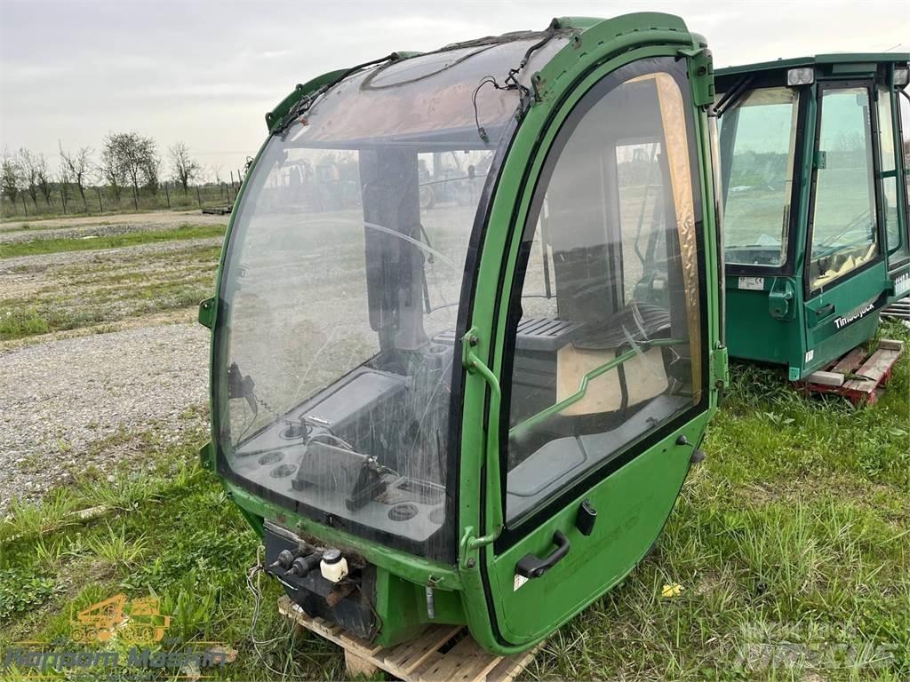 John Deere 1470E Cabine e interni
