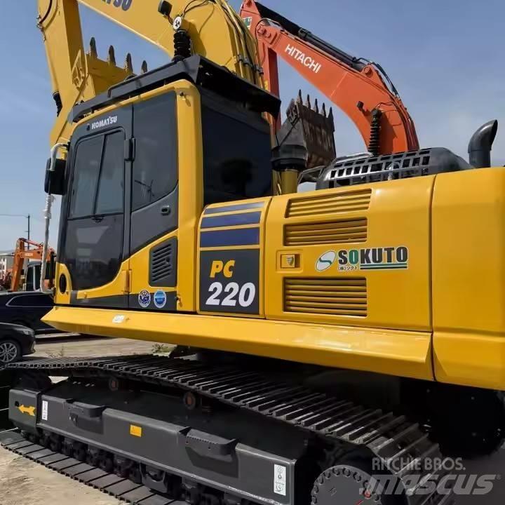 Komatsu PC220-8 Escavatori cingolati