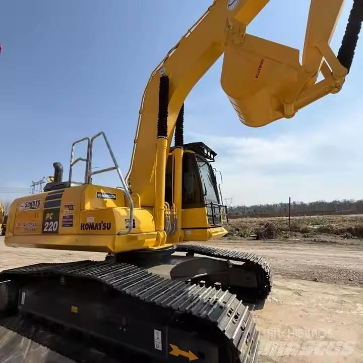 Komatsu PC220-8 Escavatori cingolati