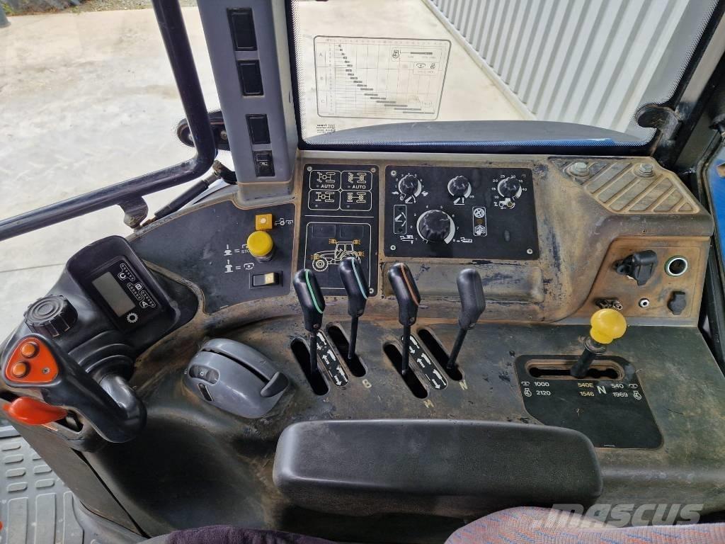 New Holland TM 150 Trattori
