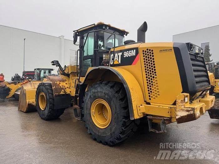 CAT 966M Pale gommate