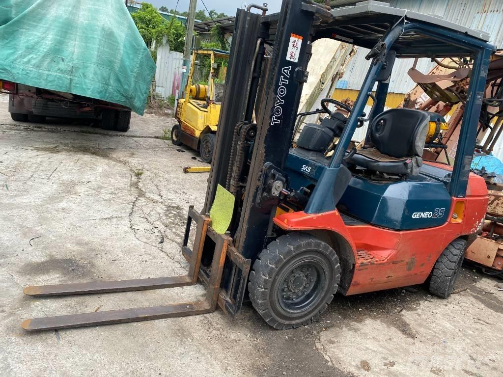 Toyota 42-7 FG 25 Carrelli elevatori GPL