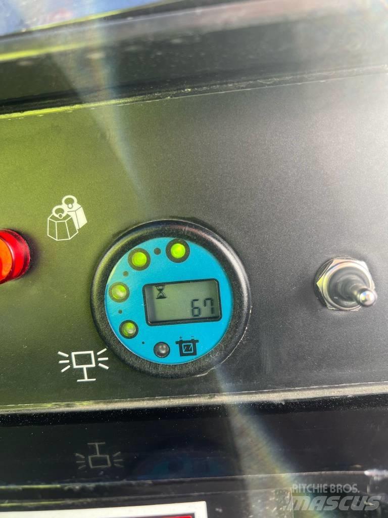 Haulotte Compact 10 Piattaforme a pantografo