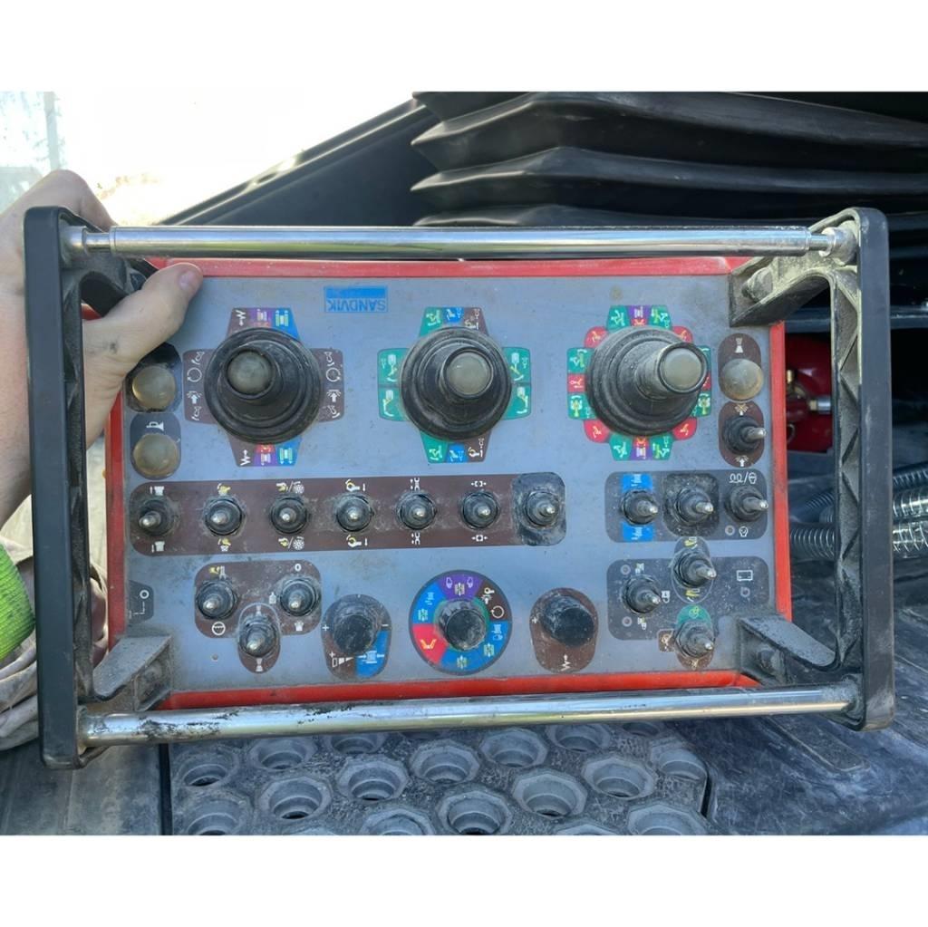 Sandvik DX800i Perforatrici di superficie