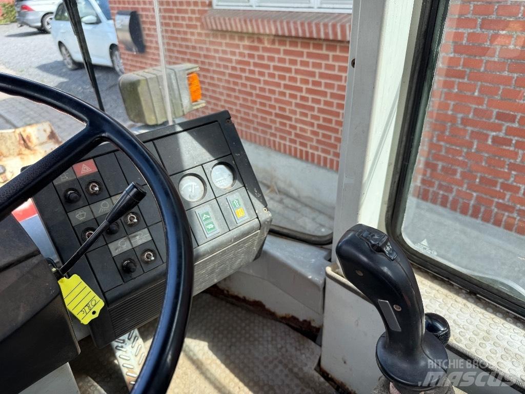 O&K L 6 Pale gommate