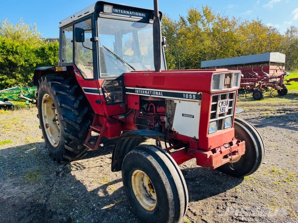 International 1055 Trattori