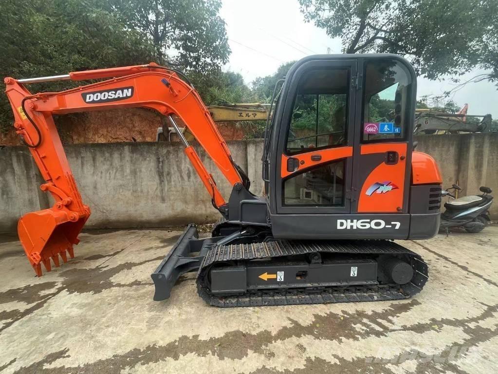 Doosan DH 60-7 Miniescavatori