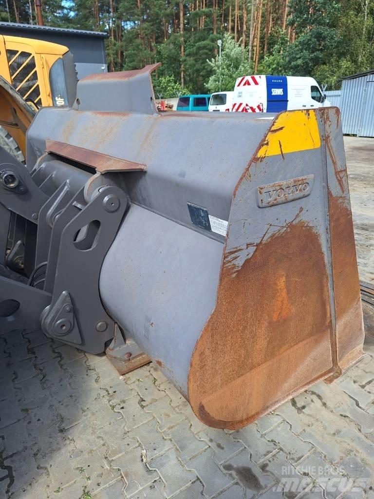 Volvo L 150 H Pale gommate