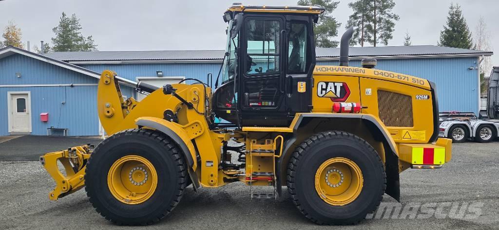 CAT 926M Pale gommate