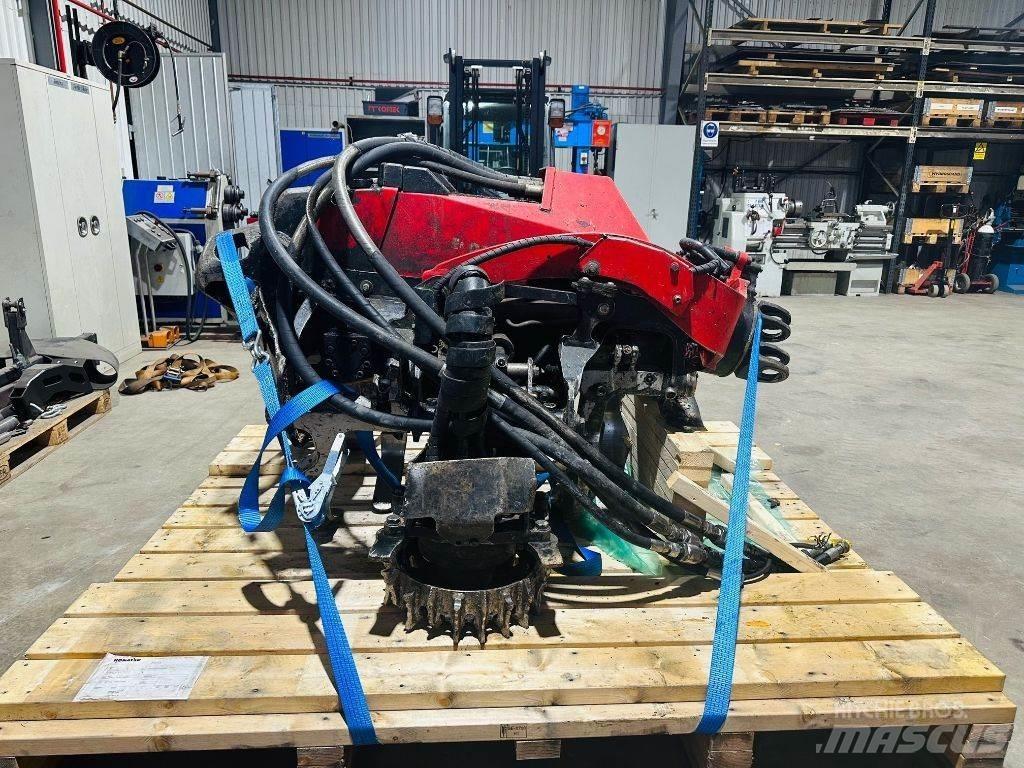 Komatsu C144 Decespugliatrici e trinciatrici idrauliche