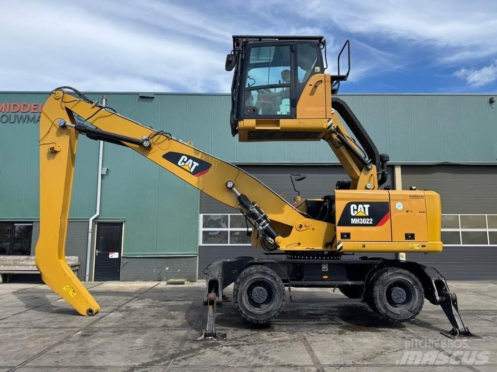CAT MH3022 Movimentazione rifiuti