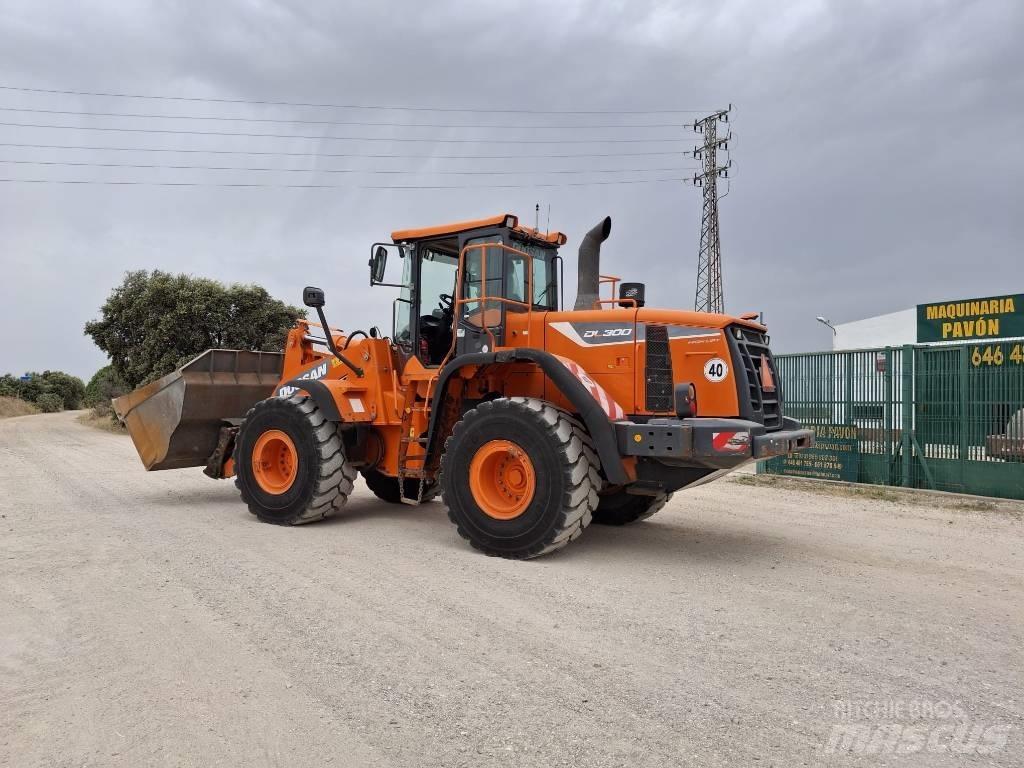 Doosan DL 300-5 Pale gommate