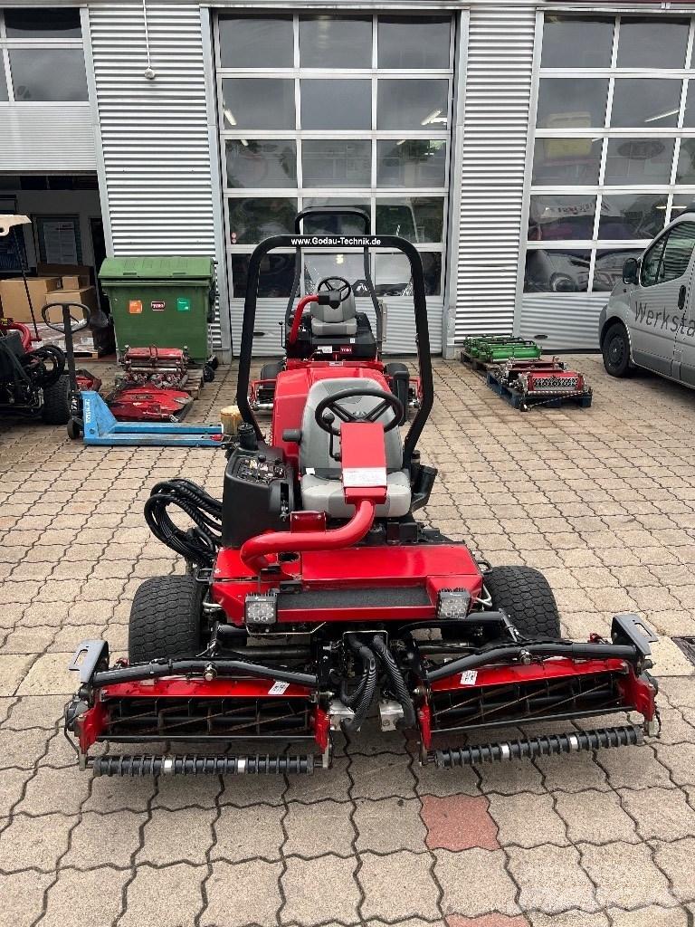 Toro Reelmaster3100D Tosaerba con operatore a bordo in piedi