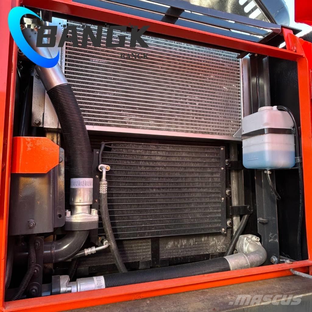 Doosan DX225LCA Escavatori cingolati