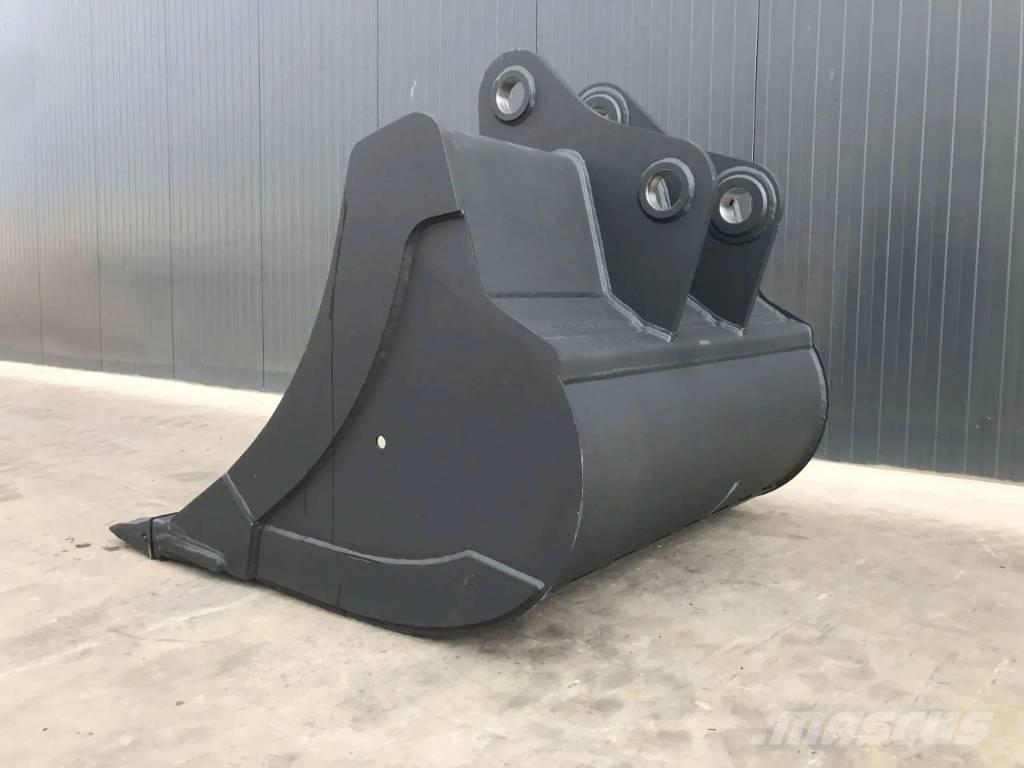 Komatsu PC210 Benne