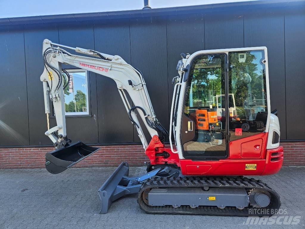 Takeuchi TB 240 Miniescavatori