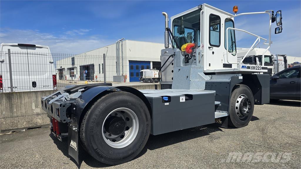 MOL YM225 Trattori portuali