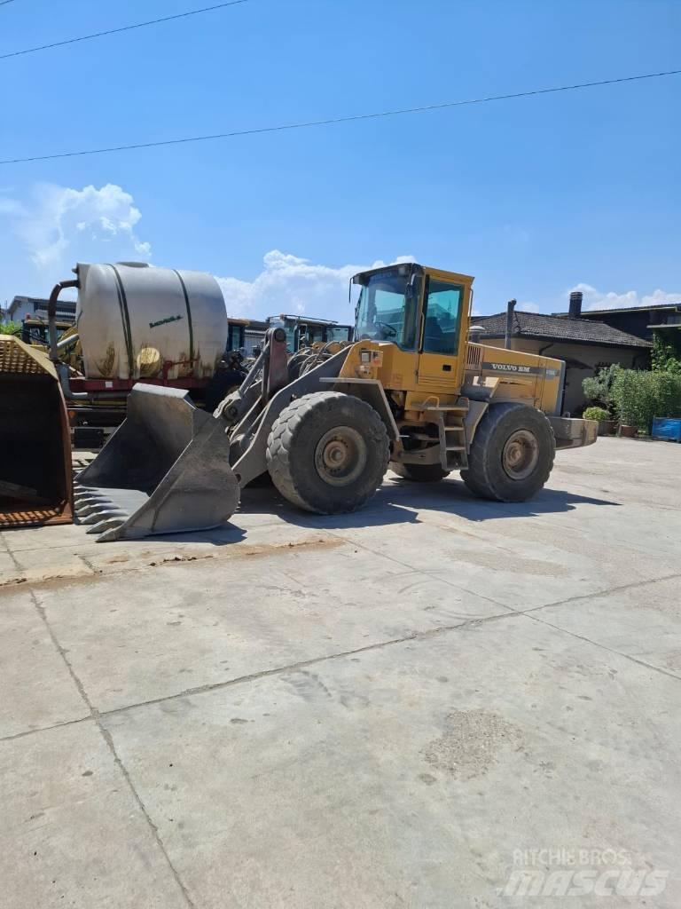 Volvo L 120 C Pale gommate