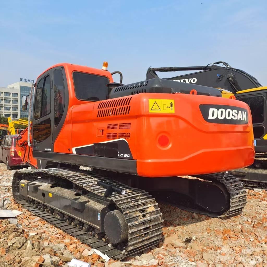 Doosan DX225LC-9C Escavatori cingolati