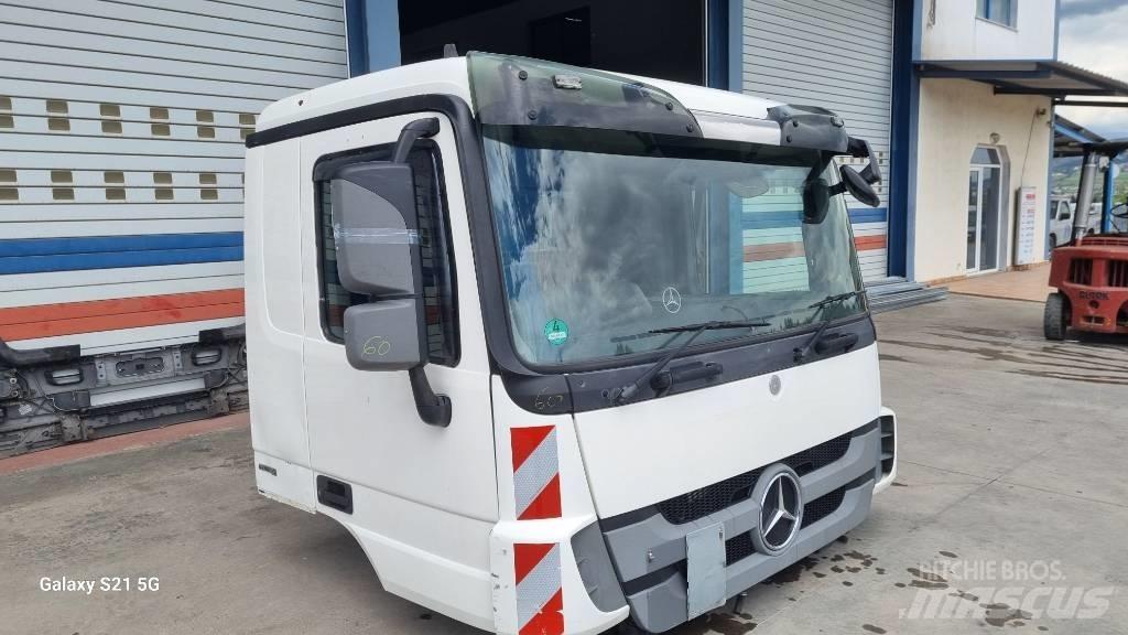 Mercedes-Benz CABIN Cabine e interni