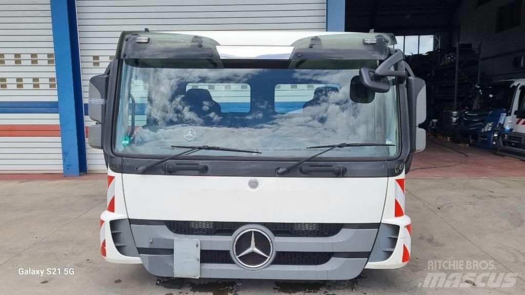 Mercedes-Benz CABIN Cabine e interni