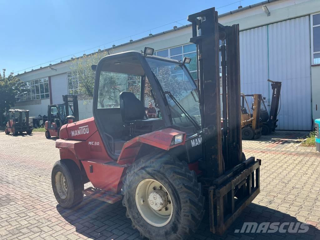 Manitou MC 30 V-4173 Elevatore per esterni