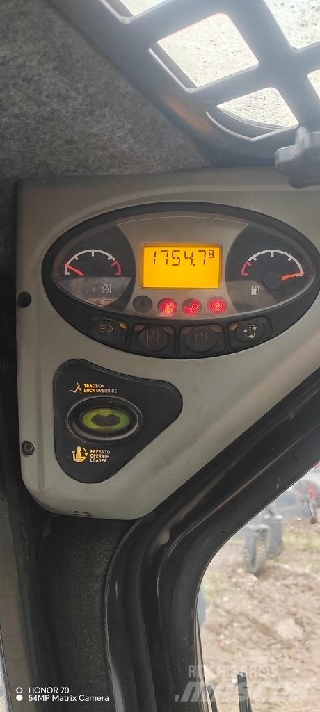 Bobcat S 220 Mini Pale Gommate