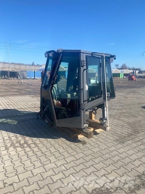 CASE D 1650 NEW CAB Cabine e interni