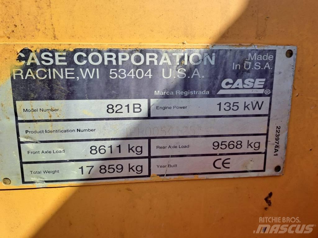 CASE 821 B Pale gommate