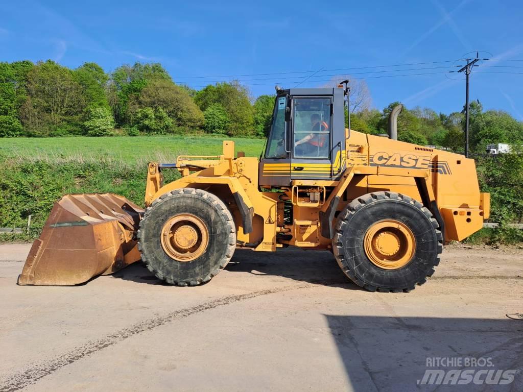 CASE 821 B Pale gommate