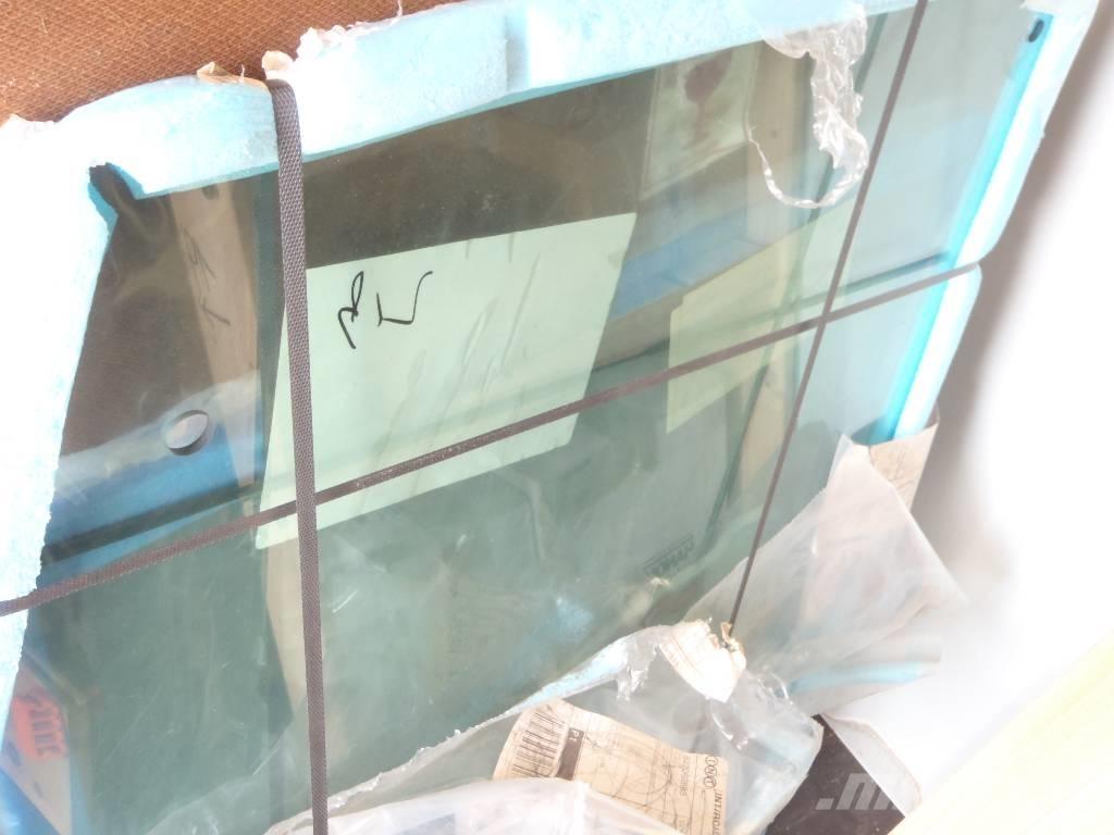 Fermec 860 Cabine e interni