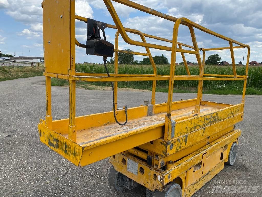 Haulotte Compact 8 Piattaforme a pantografo