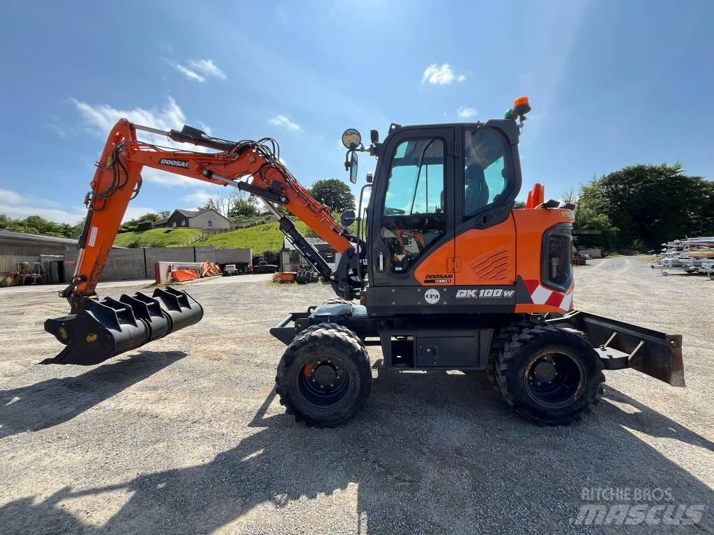 Develon DX 100 W-7 Escavatori gommati